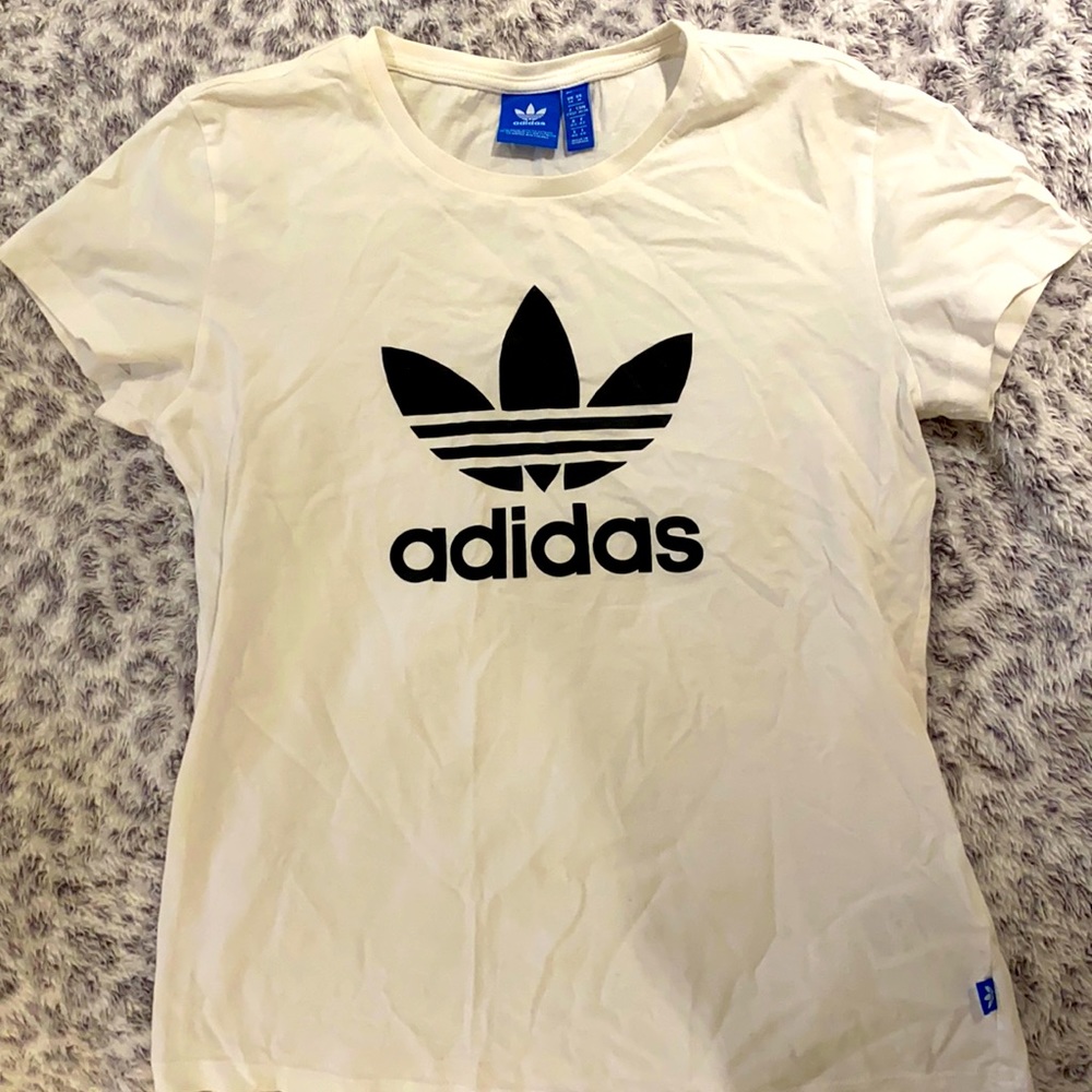 Women’s Adidas t-shirt